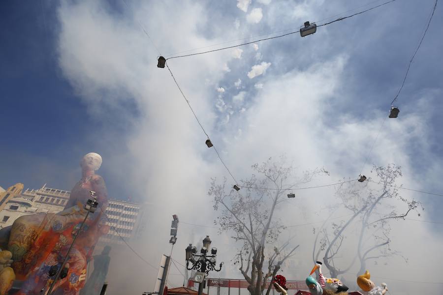 Fotos: Fallas 2019: Mascletà del 16 de marzo, de Caballer FX Global Foc