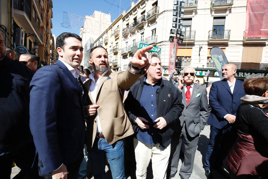 Fotos: Fotos de Santiago Abascal durante su visita a Valencia en Fallas