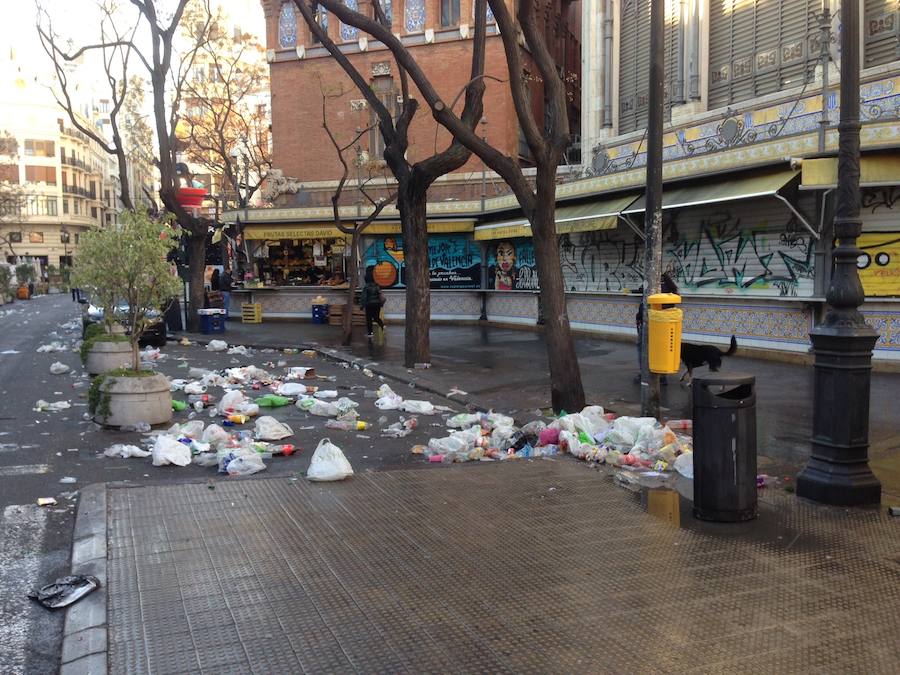 Fotos: Botellón en Valencia en los días de Fallas 2019