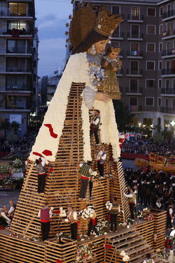 Fotos: Fallas 2019: Primer día de la Ofrenda de las Fallas de Valencia