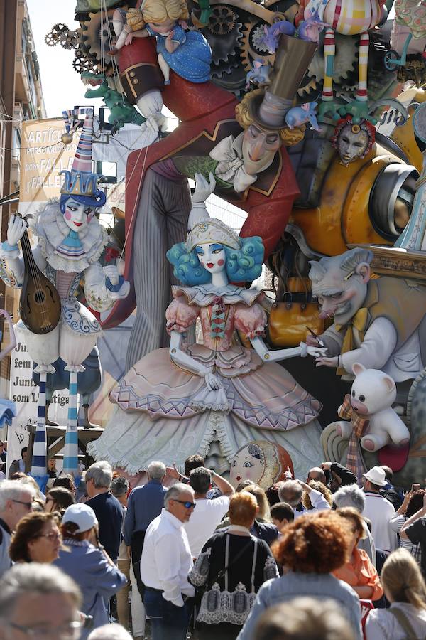 Fotos: El público llena l&#039;Antiga tras ganar el primer premio de Especial de las Fallas 2019