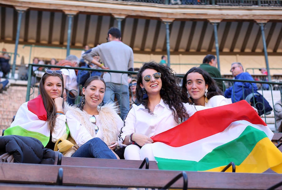 Fotos: Fallas 2019: Corrida de toros de Diego Urdiales, Sebastián Castella y Cayetano