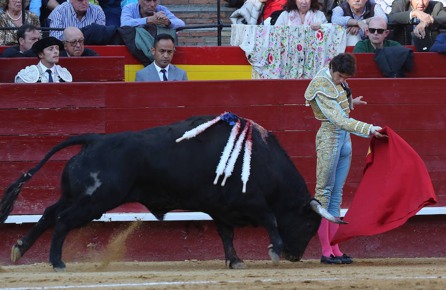 Fotos: Fallas 2019: Corrida de toros de Diego Urdiales, Sebastián Castella y Cayetano