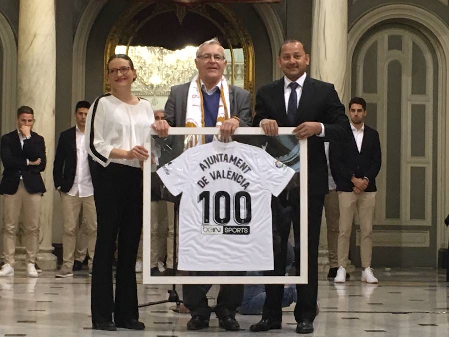 Fotos: La afición celebra el centenario del club