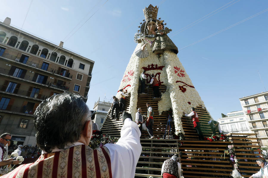 Fotos: Fallas 2019: Segundo día de la Ofrenda a la Virgen de los Desamparados