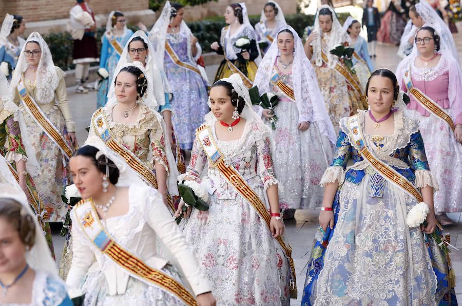 Fotos: Fallas 2019: Segundo día de la Ofrenda a la Virgen de los Desamparados