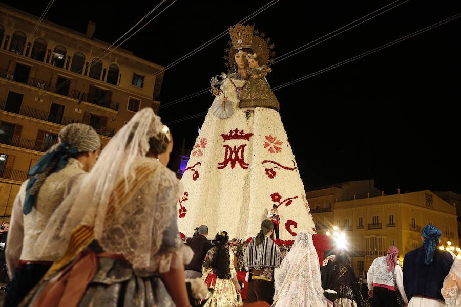 Fotos: Fallas 2019: Segundo día de la Ofrenda a la Virgen de los Desamparados