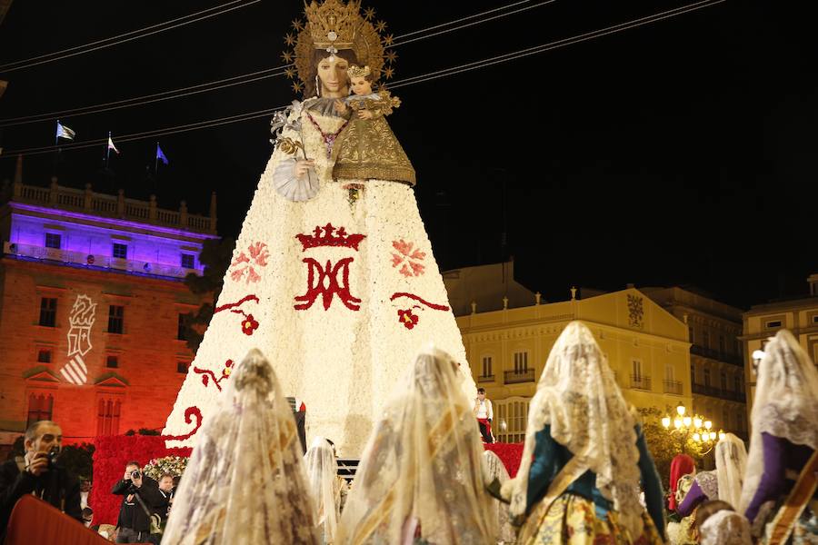 Fotos: Fallas 2019: Segundo día de la Ofrenda a la Virgen de los Desamparados