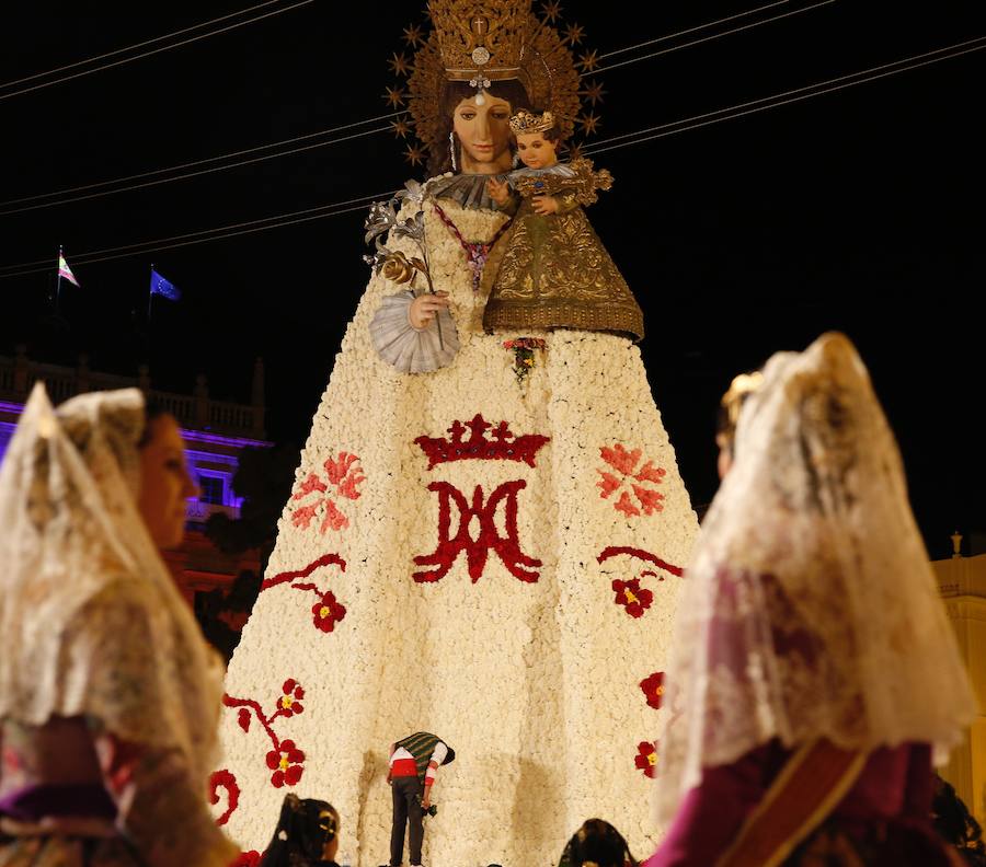 Fotos: Fallas 2019: Segundo día de la Ofrenda a la Virgen de los Desamparados