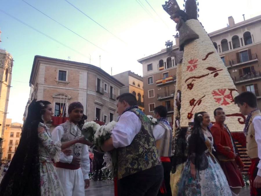 Fotos: Fallas 2019: Segundo día de la Ofrenda a la Virgen de los Desamparados