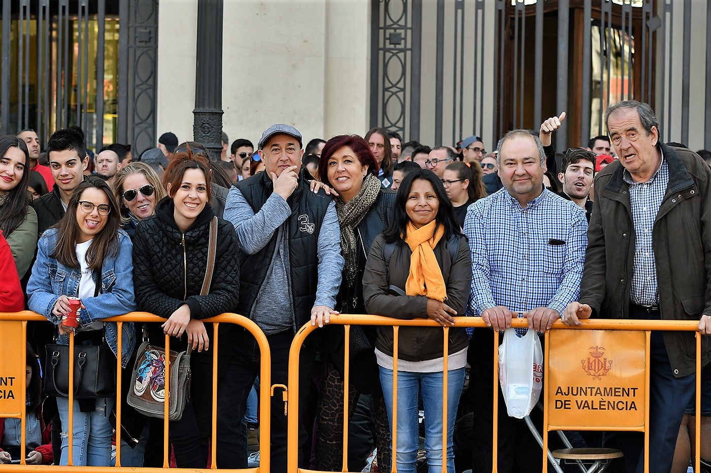 Fotos: Fallas 2019: Búscate en la mascletà del lunes, 18 de marzo