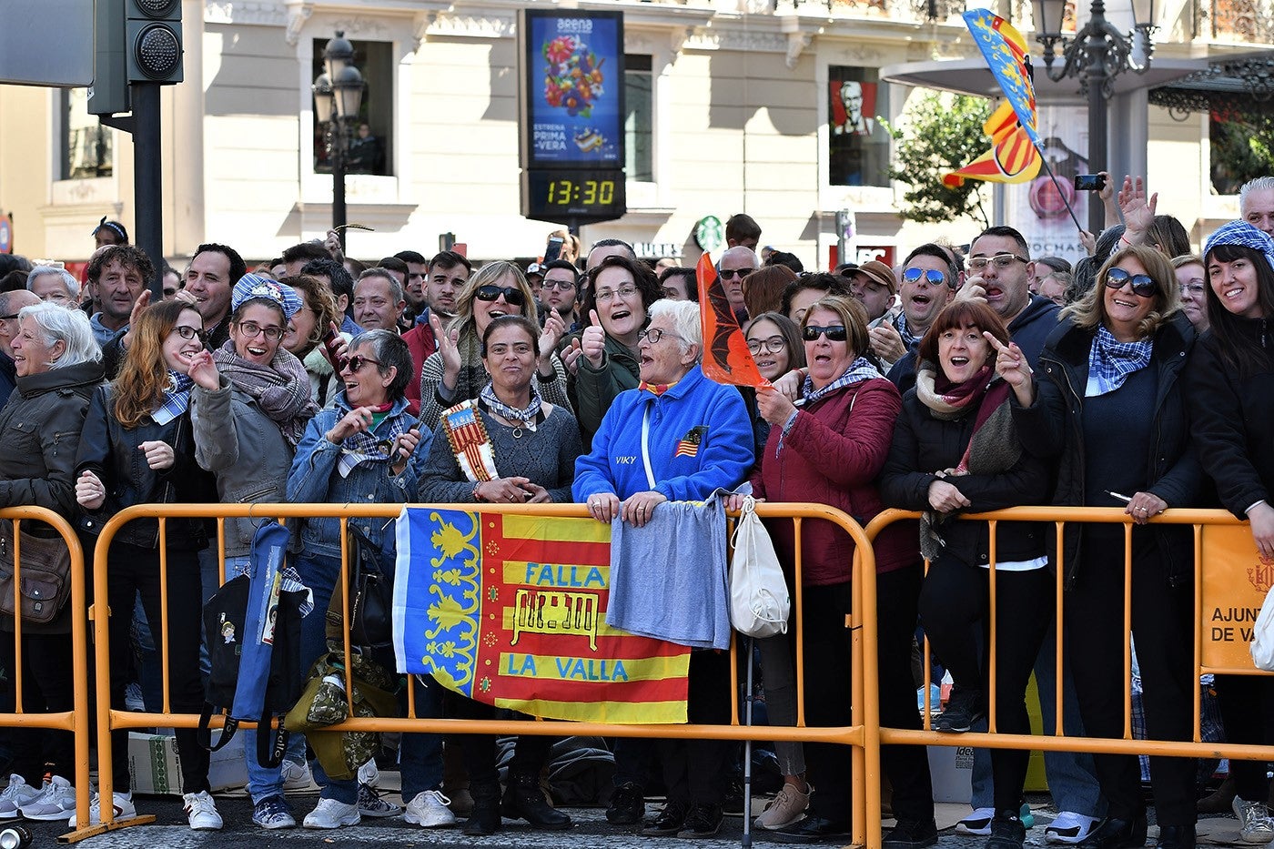 Fotos: Fallas 2019: Búscate en la mascletà del lunes, 18 de marzo