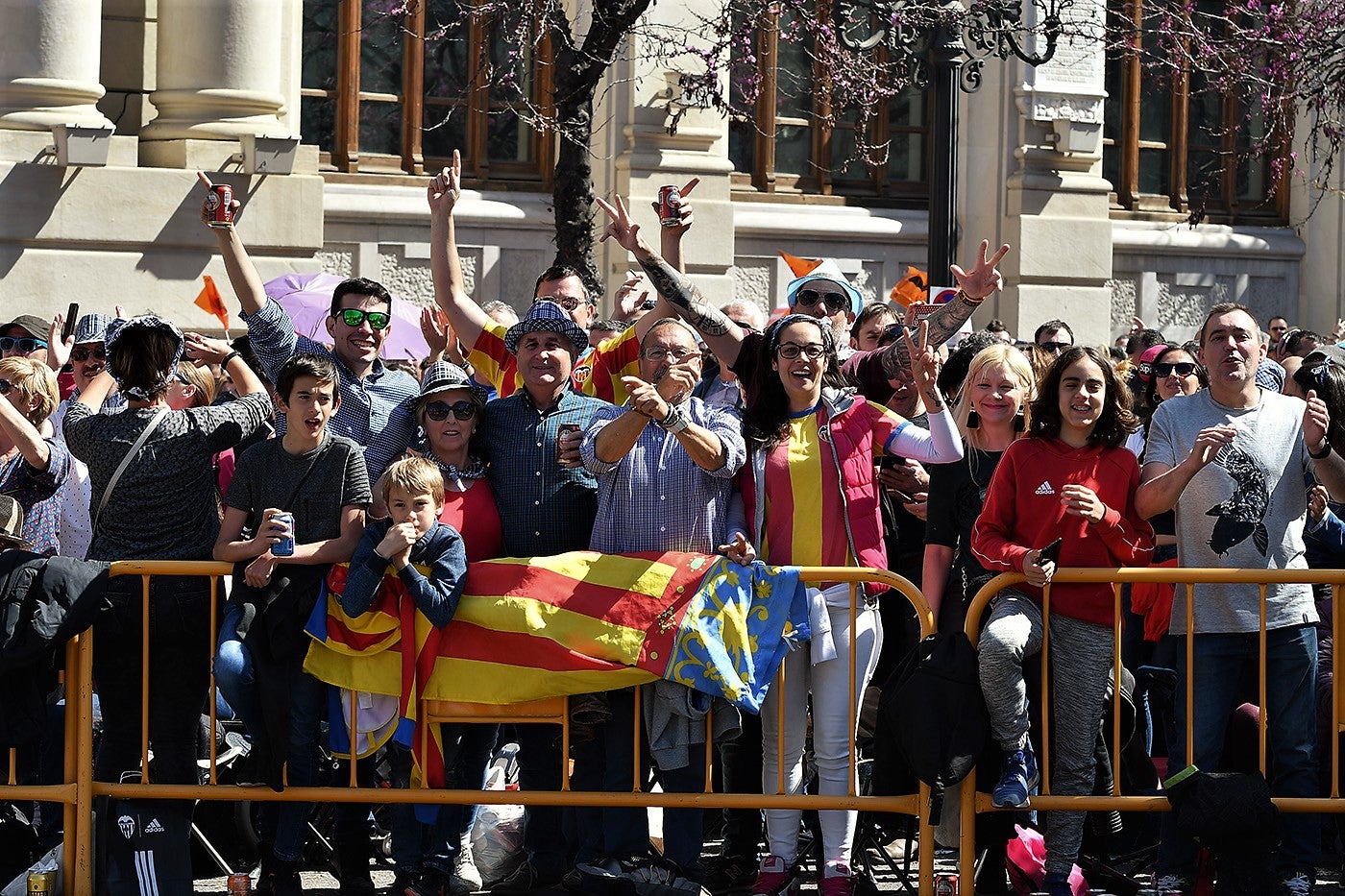 Fotos: Fallas 2019: Búscate en la mascletà del lunes, 18 de marzo