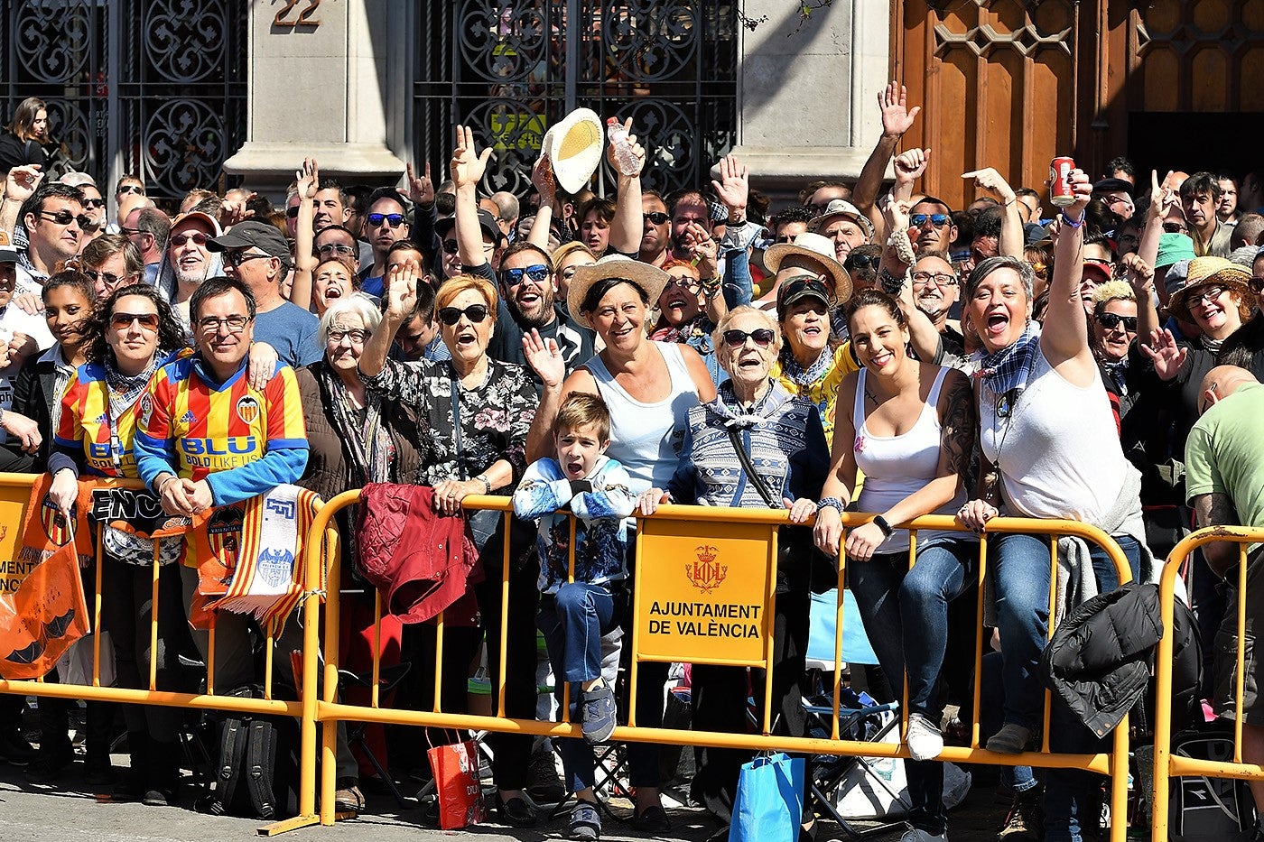 Fotos: Fallas 2019: Búscate en la mascletà del lunes, 18 de marzo