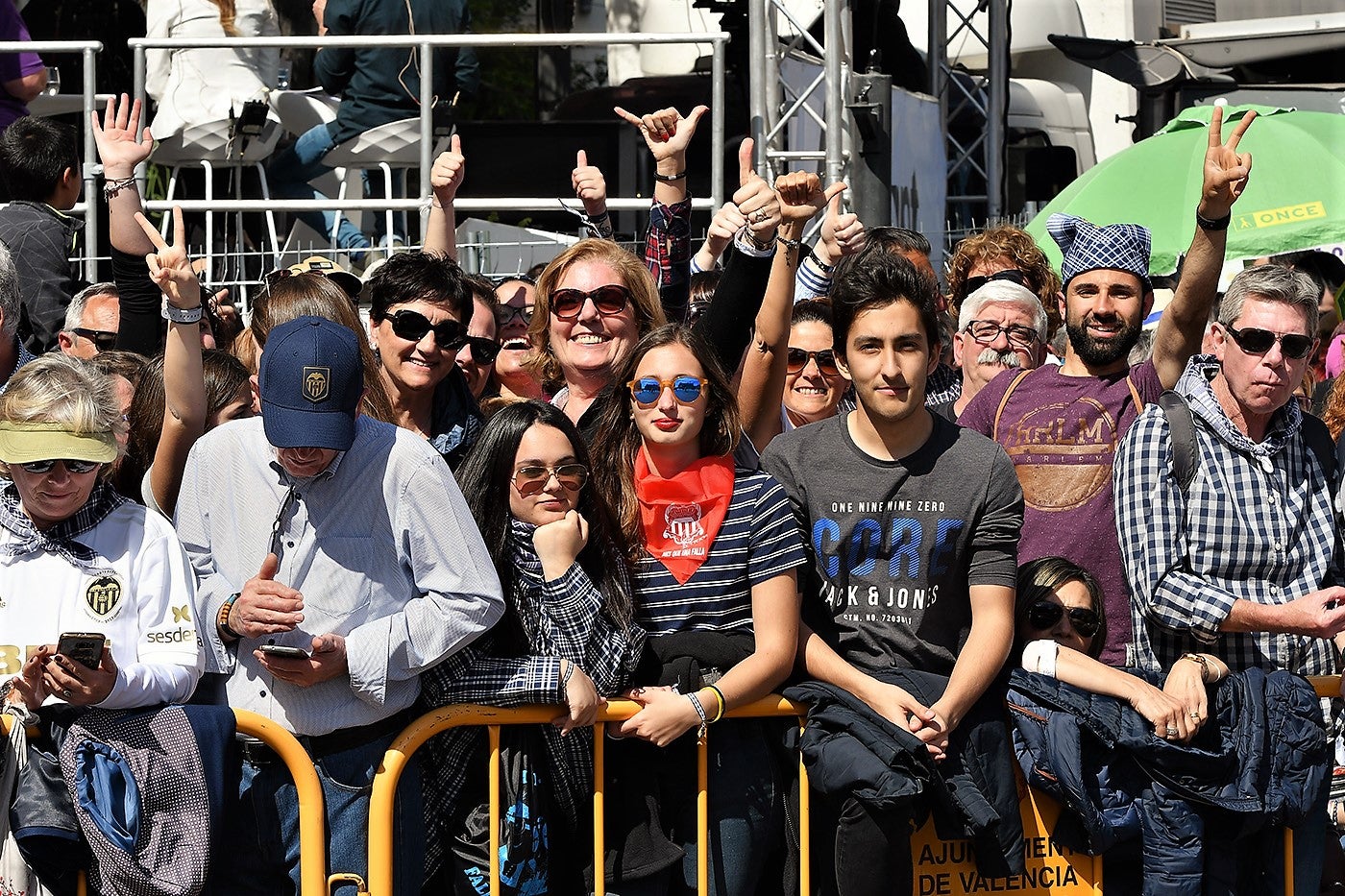 Fotos: Fallas 2019: Búscate en la mascletà del lunes, 18 de marzo