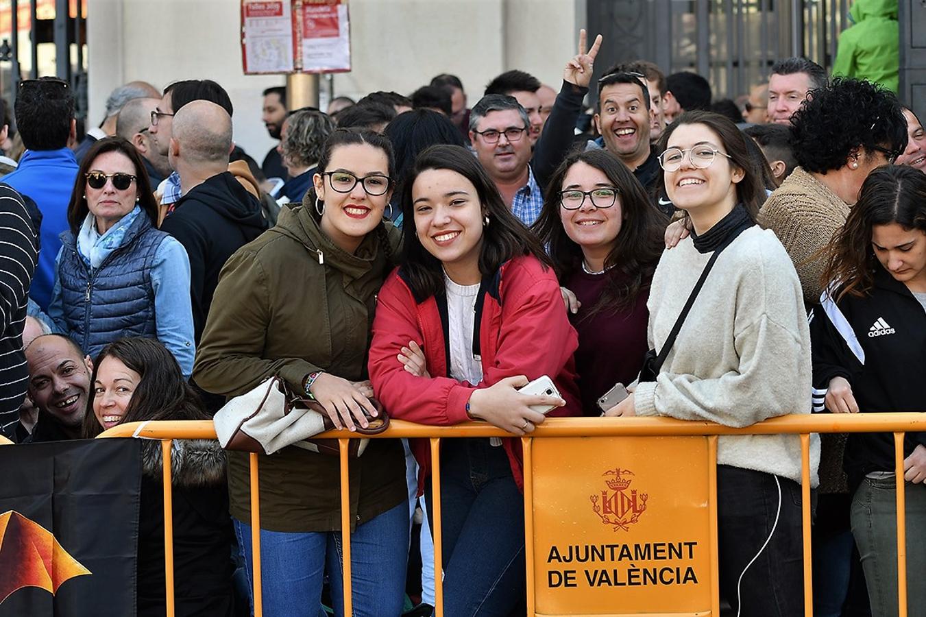 Fotos: Fallas 2019: Búscate en la mascletà del lunes, 18 de marzo