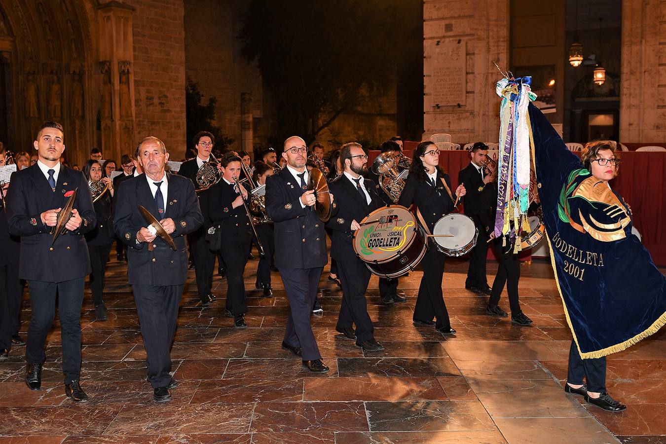 Fotos: Fallas 2019: Segundo día de la Ofrenda a la Virgen de los Desamparados