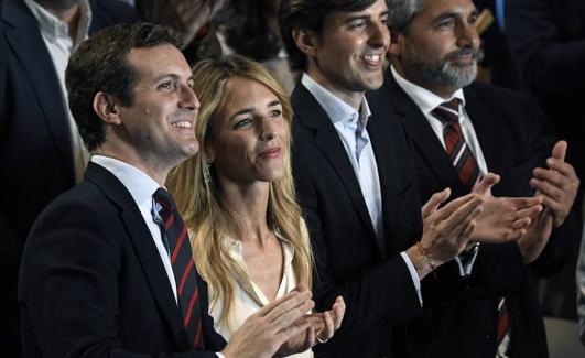 Pablo Casado (i) y Cayetana Álvarez de Toledo.