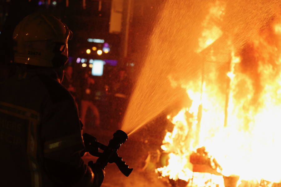 Fotos: Cremà de las fallas municipales de Valencia de 2019