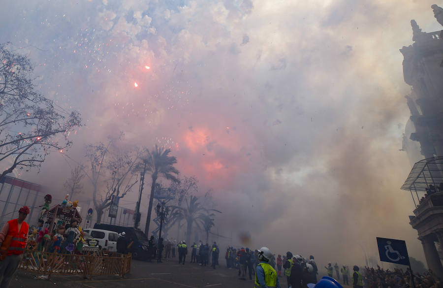 Fotos: Mascletà del 19 de marzo en las Fallas 2019