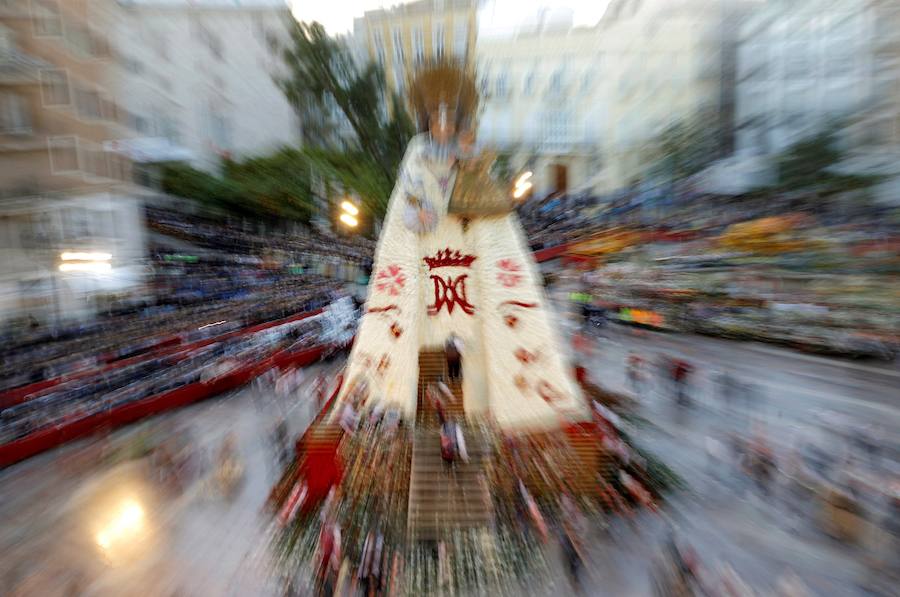 Fotos: Fallas 2019: Segundo día de la Ofrenda a la Virgen de los Desamparados