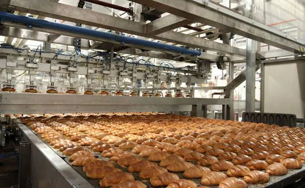 Producción de bollería en una fábrica de Dulcesol.