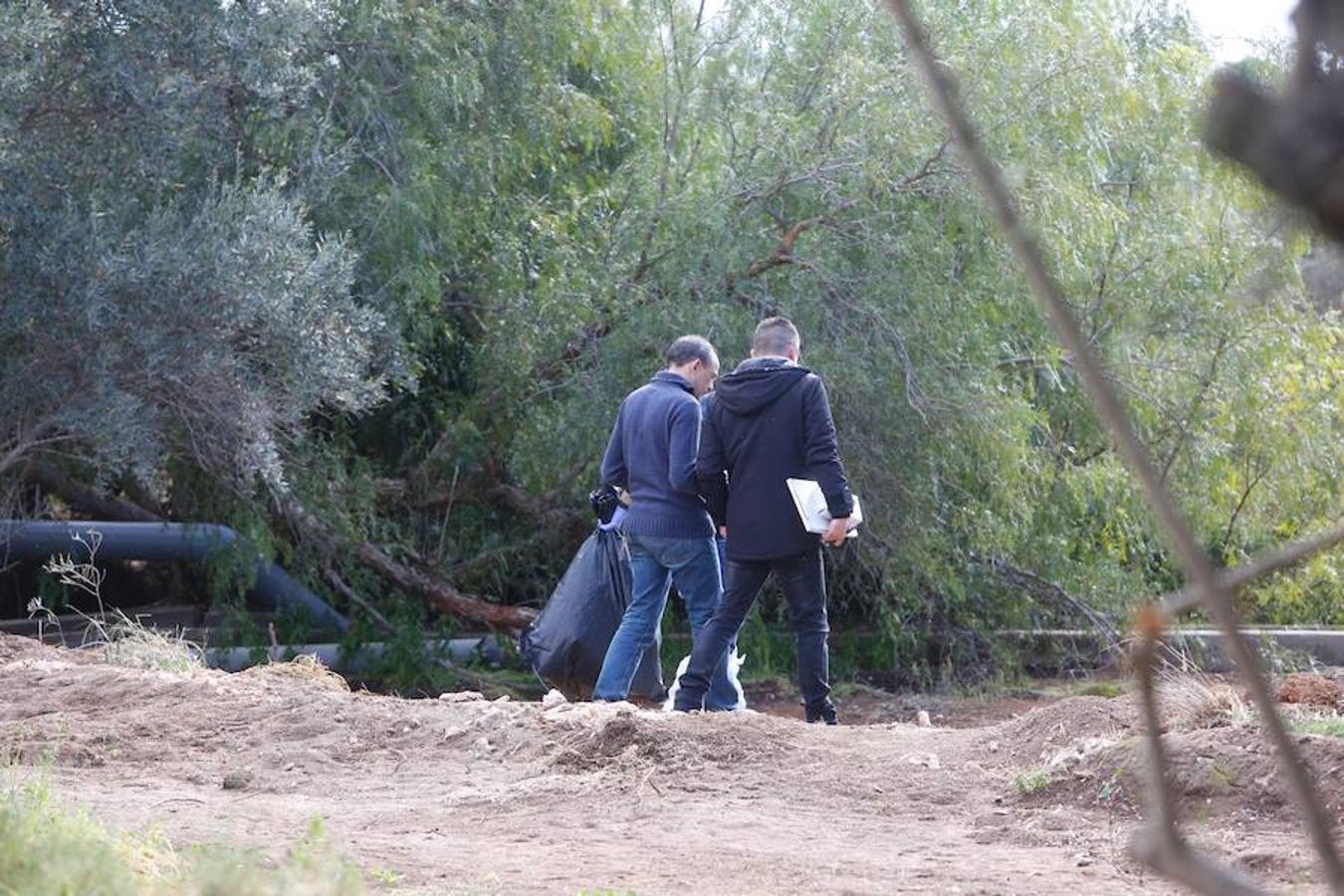 Fotos: Búsqueda del arma homicida del doble crimen de los dos niños de Godella