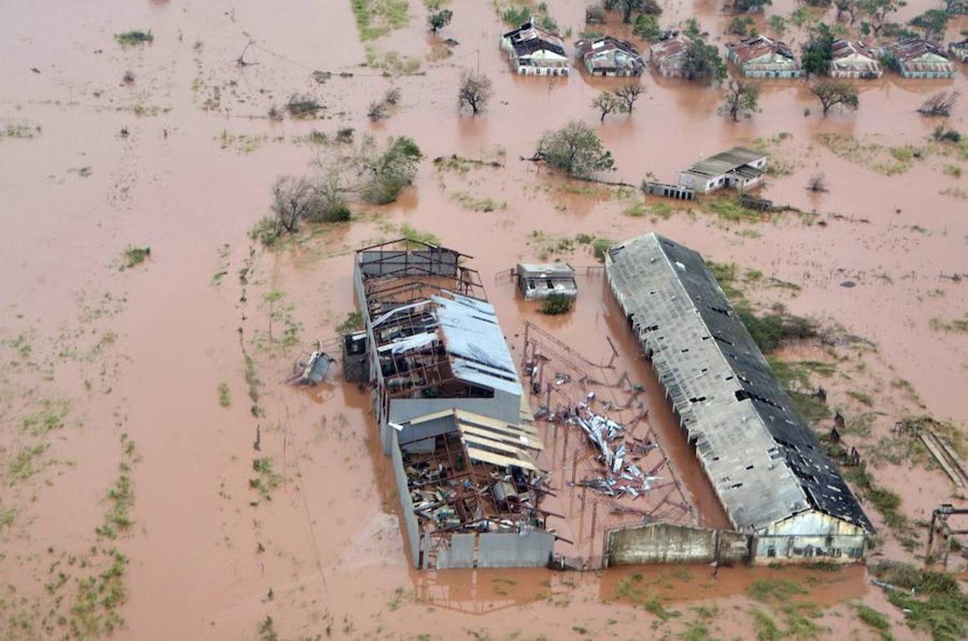 El ciclón Idai, que ha devastado poblaciones enteras a su paso por Mozambique, Malawi y Zimbabue, ha causado al menos 2,8 millones de afectados, según los cálculos que hoy hizo públicos el Programa Mundial de Alimentos (PMA) de las Naciones Unidas.