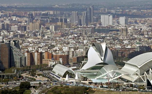 La ciudad presenta más calma después de las Fallas pero no por ello cesan los planes de ocio. 