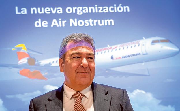 El presidente de Air Nostrum, Carlos Bertomeu, ayer en la presentación de la nueva estructura empresarial. 