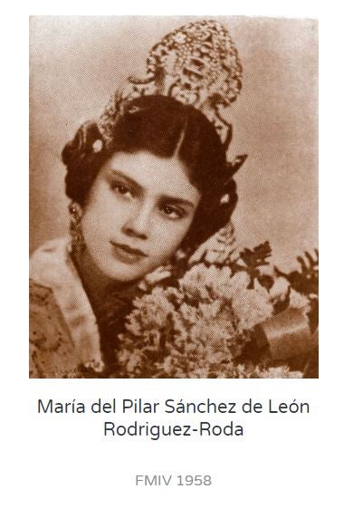 La primera fallera mayor infantil fue Teresa del Sacramento Agramunt y desde 1940 le han sucedido decenas de niñas que representaron a las Fallas con toda su alegría. Entre ellas, dos apellidos muy conocidos: Mari Carmen Martínez Bordiú Franco y Sonsoles Suárez Illana.