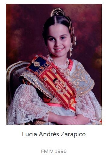 La primera fallera mayor infantil fue Teresa del Sacramento Agramunt y desde 1940 le han sucedido decenas de niñas que representaron a las Fallas con toda su alegría. Entre ellas, dos apellidos muy conocidos: Mari Carmen Martínez Bordiú Franco y Sonsoles Suárez Illana.