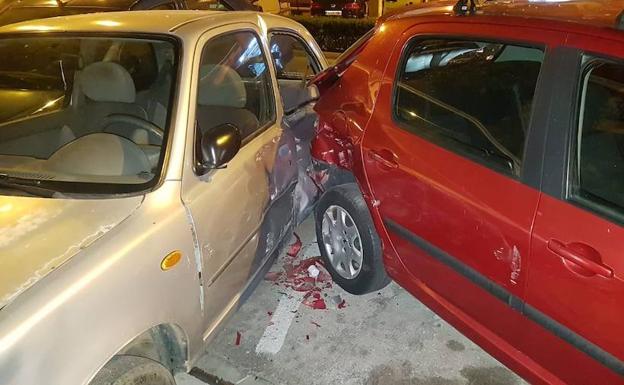 Así quedaron los vehículos contra los que chocó el coche.