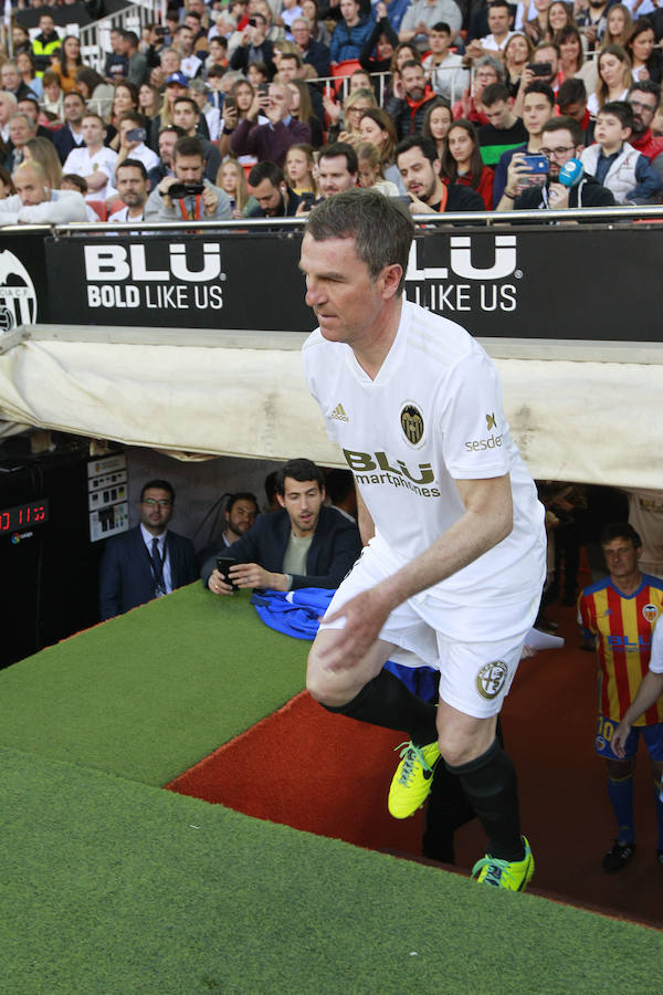 Lleno total por el centenario del Valencia. Mestalla se rinde a los pies de un partido único por el aniversario del club con un homenaje a los jugadores valencianistas de diferentes épocas. Un combinado con las leyendas del Valencia CF se enfrenta a un equipo de históricos de la selección española