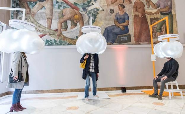 El Ateneo de Valencia acoge una exposición que descubre rincones de España a través de los sentidos