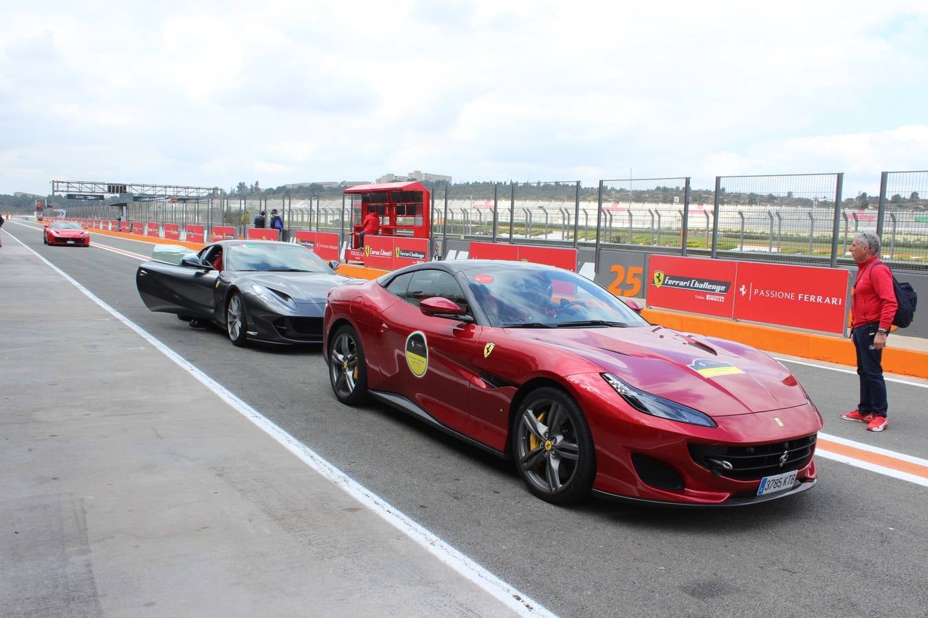 Una de las pruebas más esperadas del año por los aficionados del motor regresa a Cheste, donde se celebra la segunda cita de la Ferrari Challenge Europa