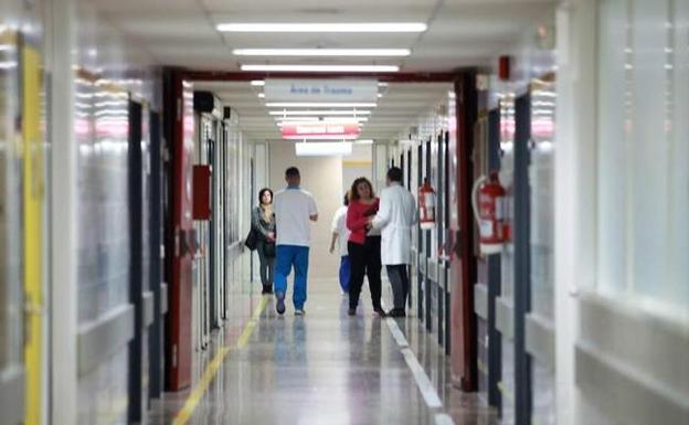 Sanidad aprueba una mejora salarial para interinos a puertas de elecciones