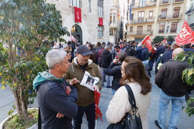 La vicepresidenta tiene un duro cruce de palabras con miembros de la empresa pública provincial: «Me da igual que seáis de izquierdas o de derechas. Pido respeto»