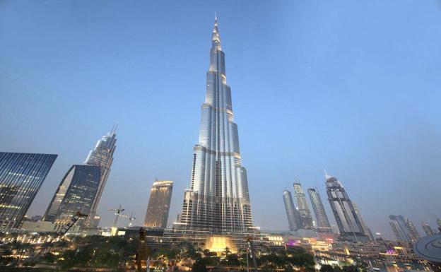 Imagen principal - Burj Khalifa, Gran Arco de la Defensa y Torres Petronas.