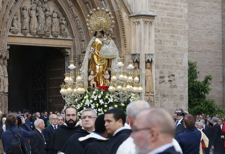 Las calles del centro histórico de Valencia han acogido este domingo 7 de abril la procesión extraordinaria organizada con motivo del sexto centenario de la muerte de San Vicente Ferrer y dentro de los actos de clausura del Año Santo Jubilar concedido por la Santa Sede e iniciado en abril de 2018.