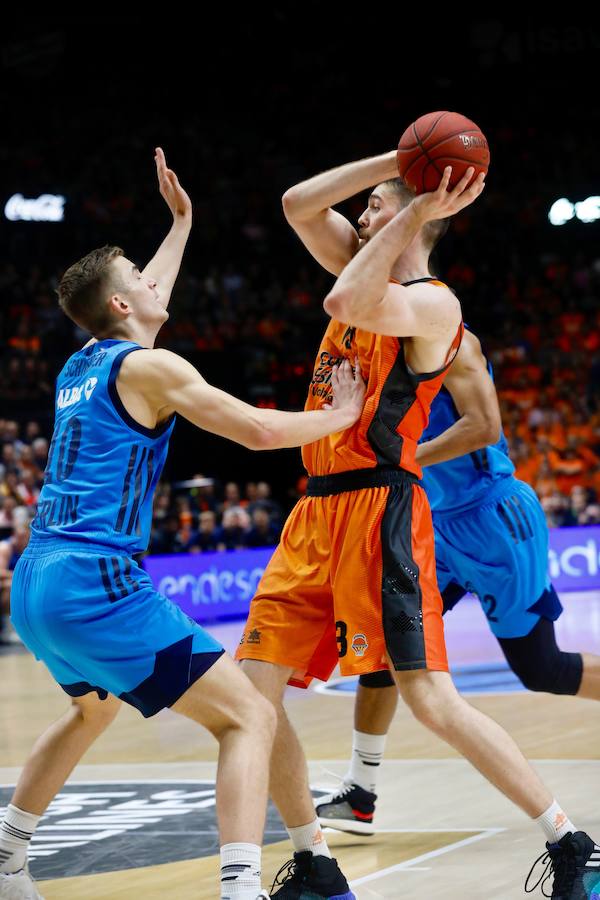 Las mejores fotos del primer partido de la final de EuroCup disputado en la Fonteta