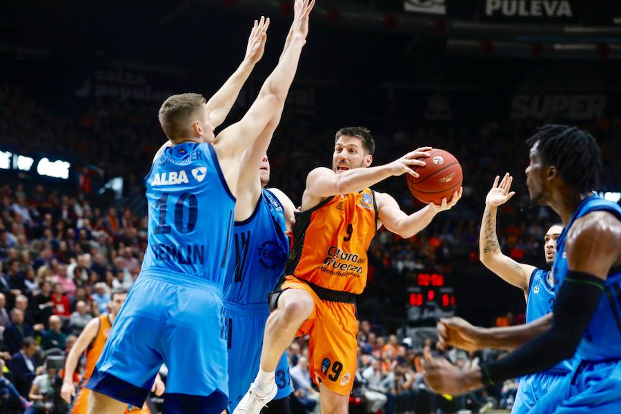 Las mejores fotos del primer partido de la final de EuroCup disputado en la Fonteta