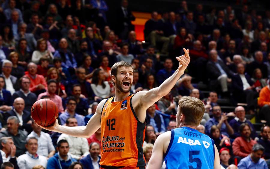 Las mejores fotos del primer partido de la final de EuroCup disputado en la Fonteta