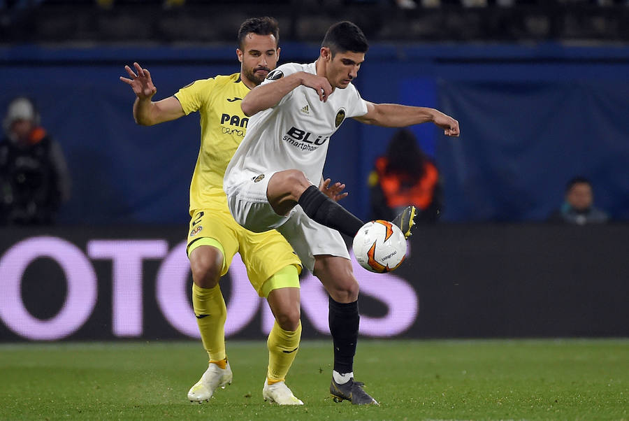 Las mejores fotos del partido de ida de cuartos de final de Europa League entre dos de los clubes de la Comunitat en el Estadio de la Cerámica