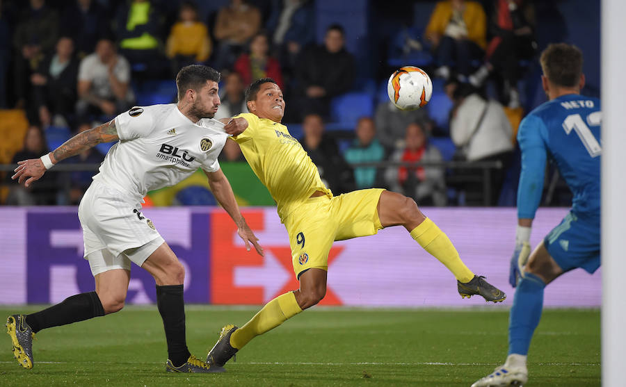 Las mejores fotos del partido de ida de cuartos de final de Europa League entre dos de los clubes de la Comunitat en el Estadio de la Cerámica