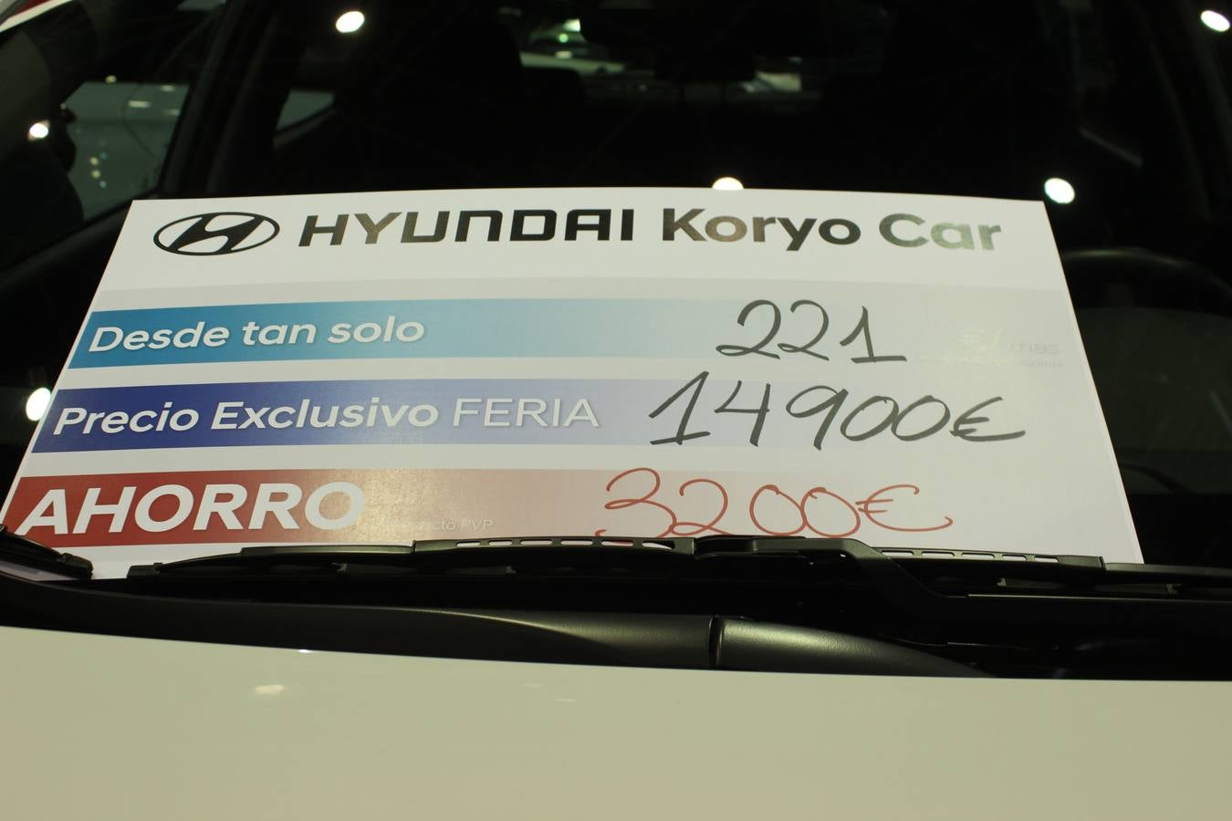 Feria Valencia celebra la 11ª. edición de la 'Feria del Vehículo Selección Ocasión', una cita que reúne hasta el próximo domingo, en el Nivel 3 del recinto ferial a 45 expositores y 26 marcas oficiales. Ofertan unos 1.500 vehículos con grandes descuentos; algunos coches de ocasión rebajados en más de 6.000 euros. 