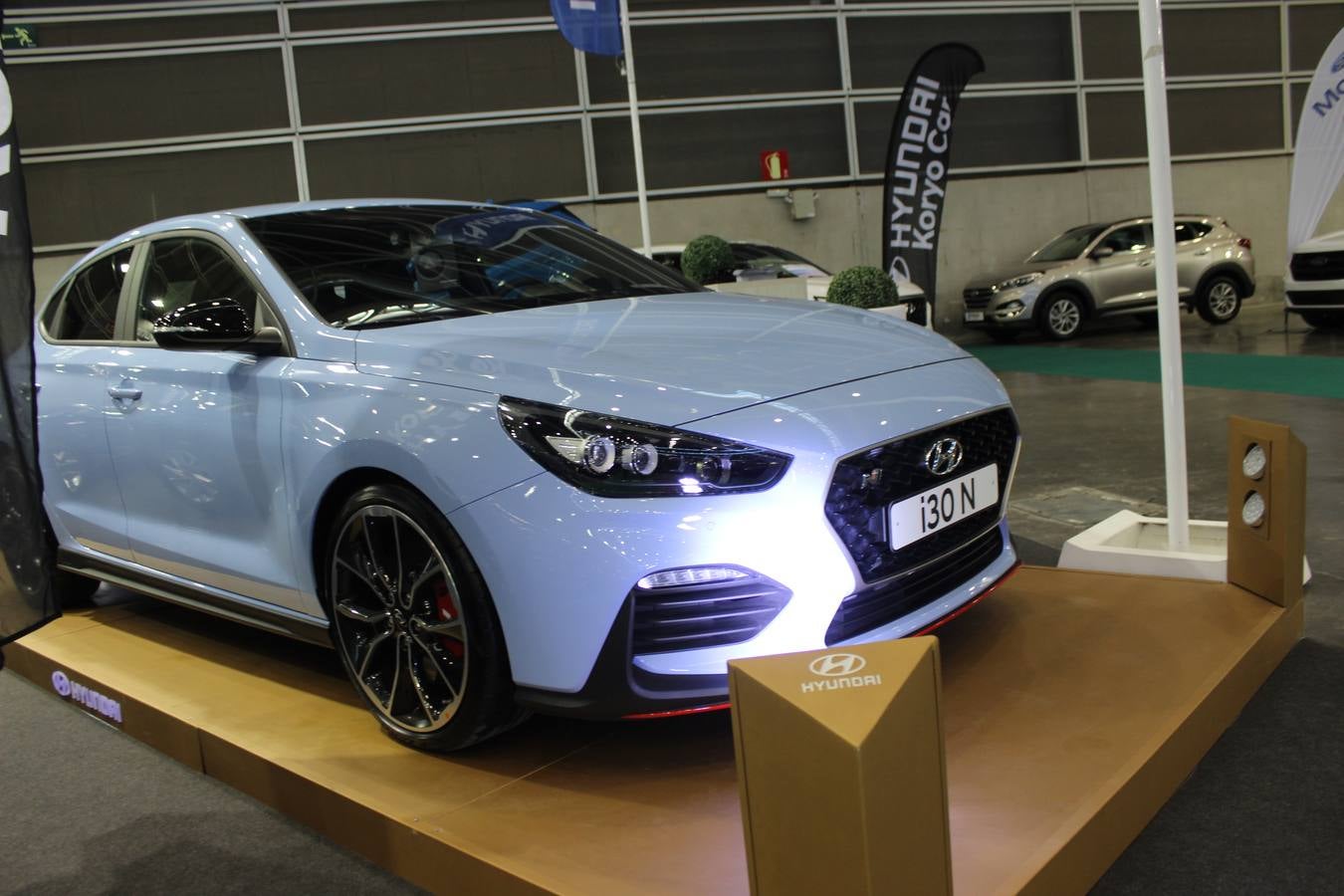 Feria Valencia celebra la 11ª. edición de la 'Feria del Vehículo Selección Ocasión', una cita que reúne hasta el próximo domingo, en el Nivel 3 del recinto ferial a 45 expositores y 26 marcas oficiales. Ofertan unos 1.500 vehículos con grandes descuentos; algunos coches de ocasión rebajados en más de 6.000 euros. 