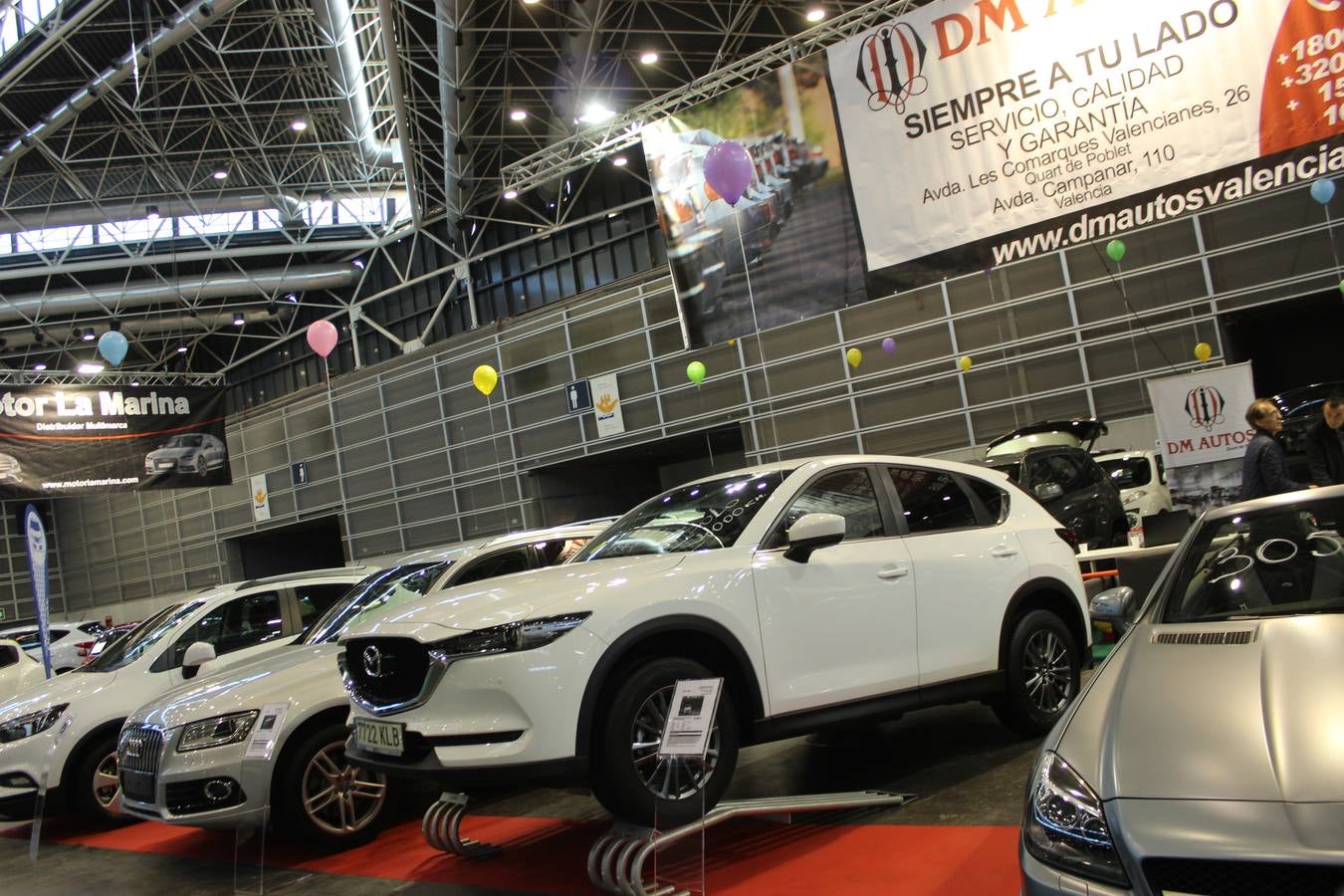 Feria Valencia celebra la 11ª. edición de la 'Feria del Vehículo Selección Ocasión', una cita que reúne hasta el próximo domingo, en el Nivel 3 del recinto ferial a 45 expositores y 26 marcas oficiales. Ofertan unos 1.500 vehículos con grandes descuentos; algunos coches de ocasión rebajados en más de 6.000 euros. 