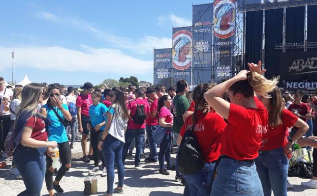 Asistentes, en el recinto del festival. 