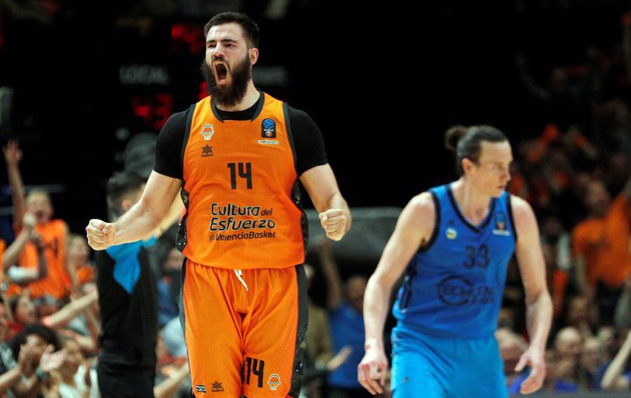 Las mejores fotos del partido que definirá al campeón de EuroCup en la Fonteta